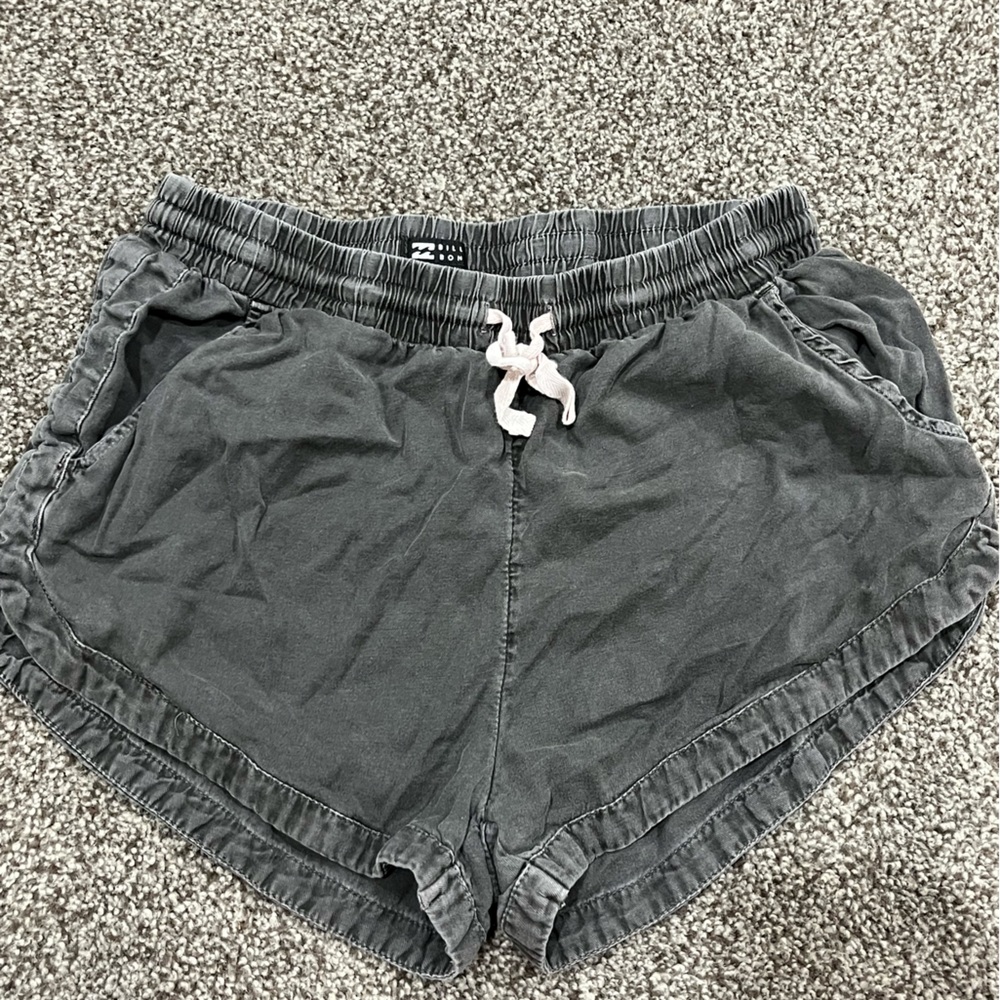 Billabong grey shorts!